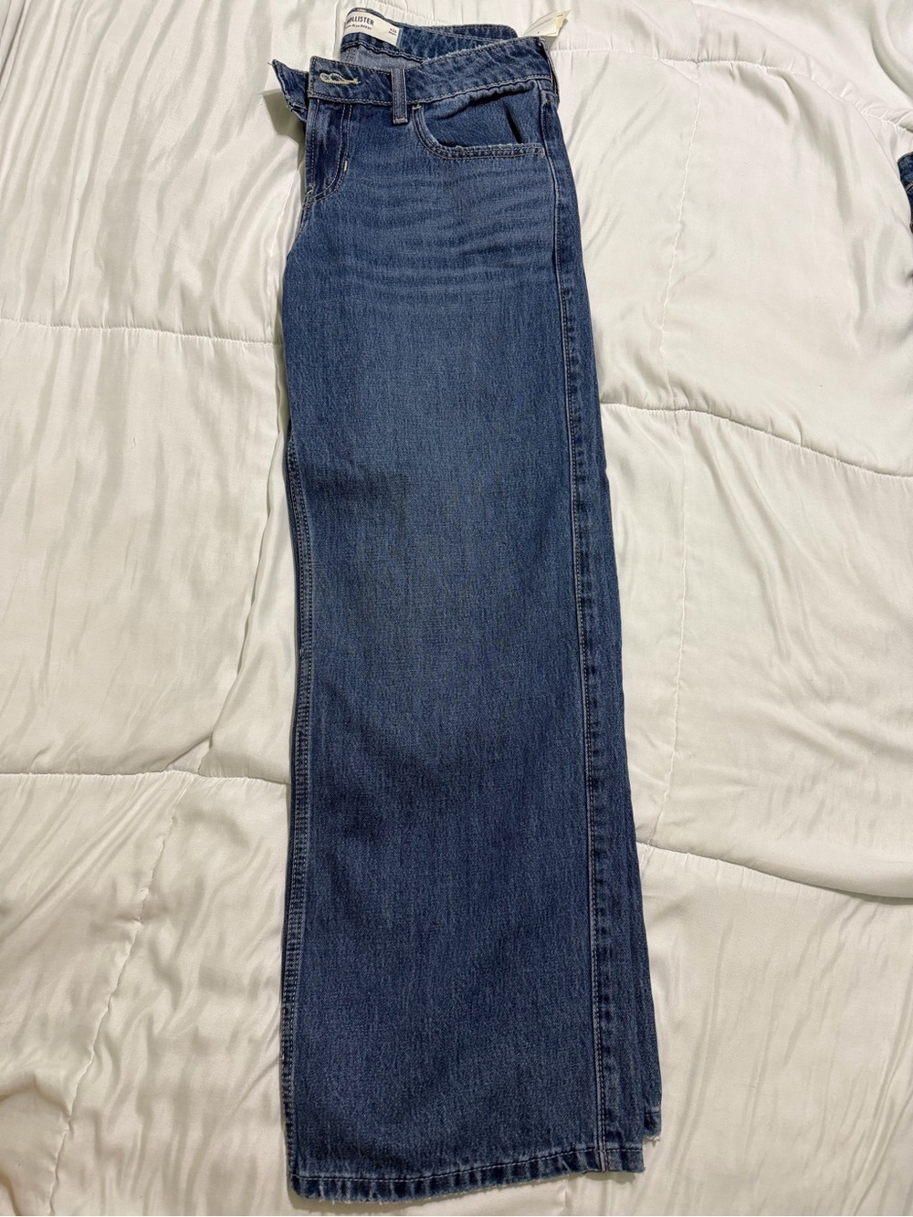 Hollister Women's Straight Leg Jeans in Medium Dark Blue